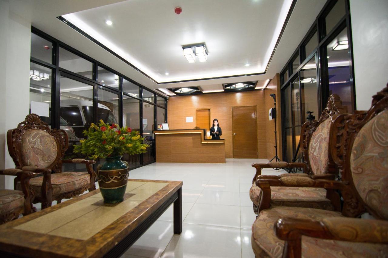Diamond Hotel And Resto Катарман Экстерьер фото