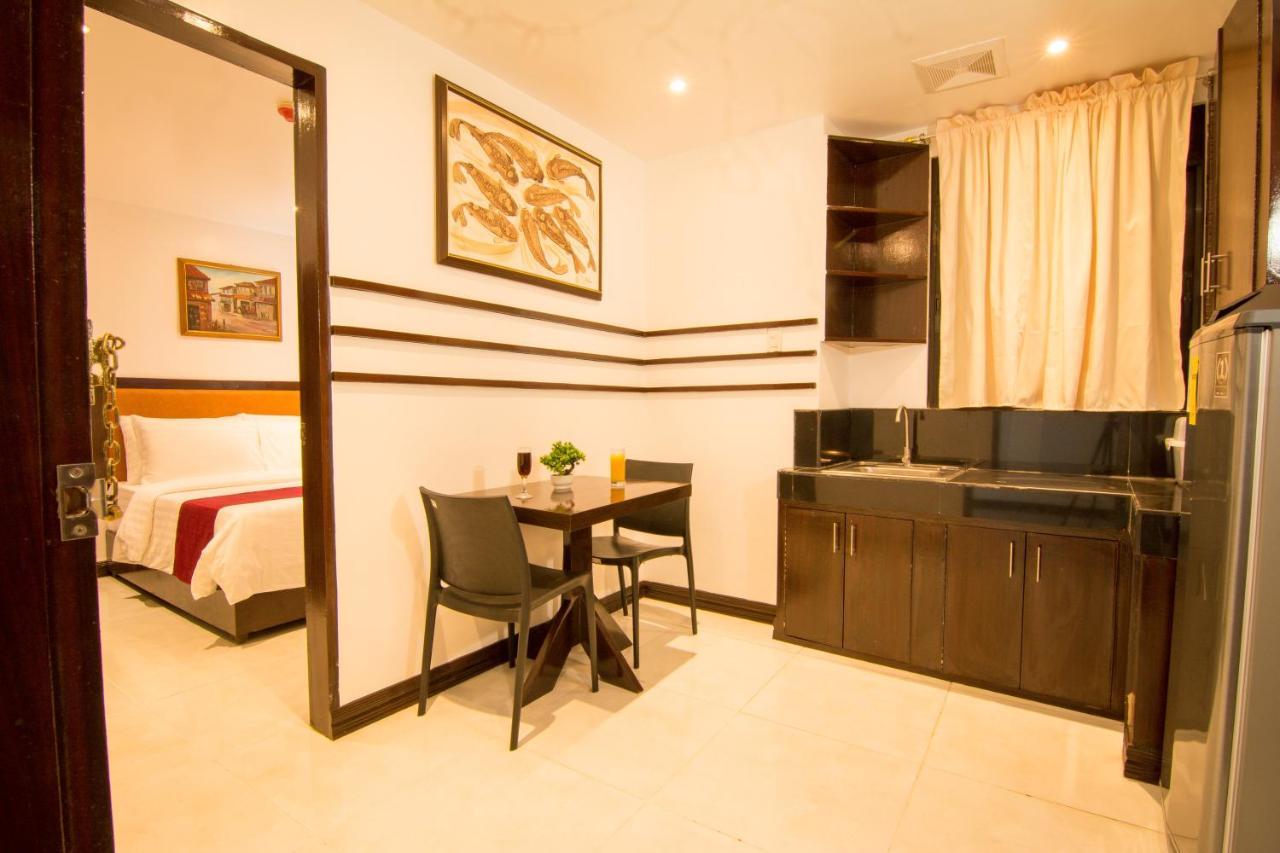 Diamond Hotel And Resto Катарман Экстерьер фото