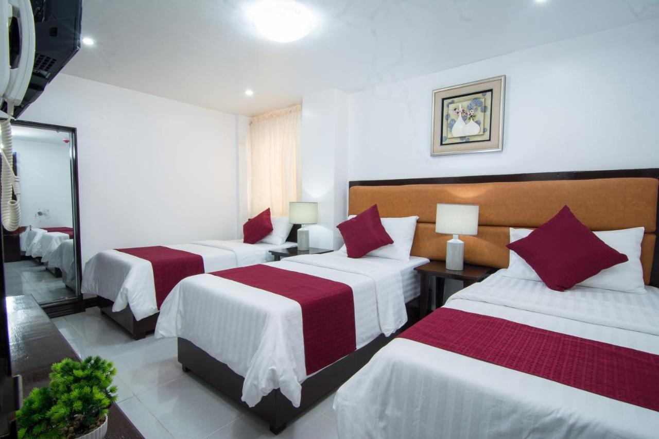 Diamond Hotel And Resto Катарман Экстерьер фото